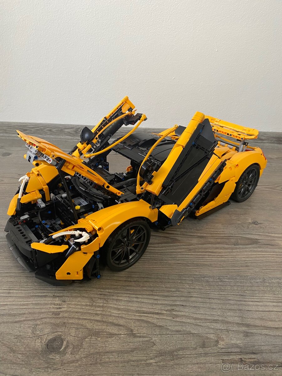 LEGO McLaren P1 - 3