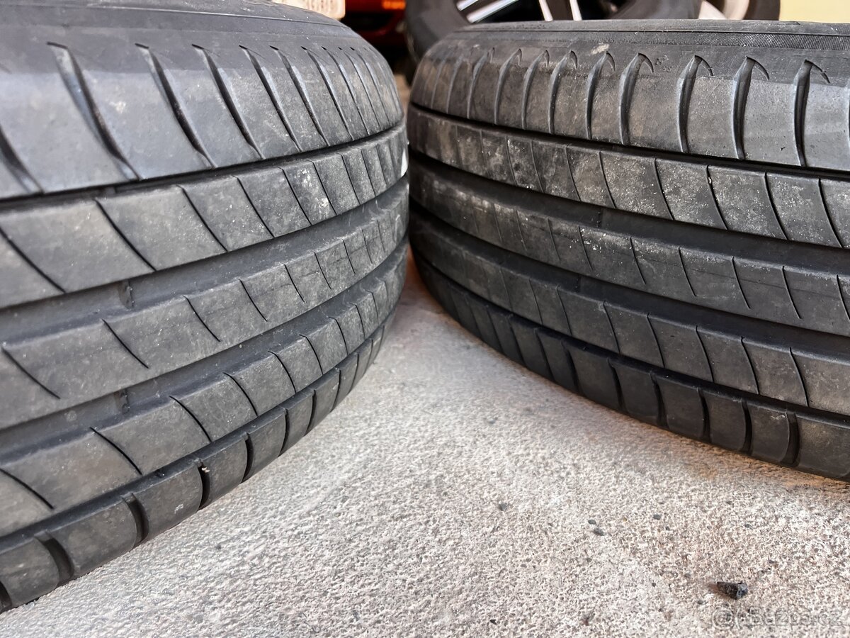 2x 215/65/17 Michelin Primacy3 - 3