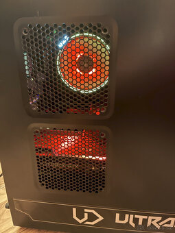 Herní PC i s monitorem - 3