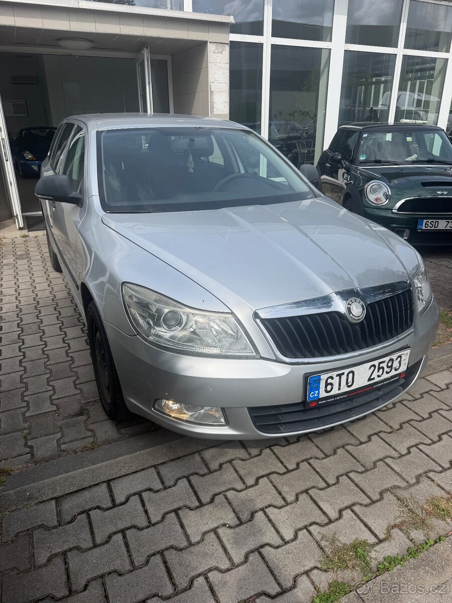 Škoda Octavia Combi 1,6 benzín - 3