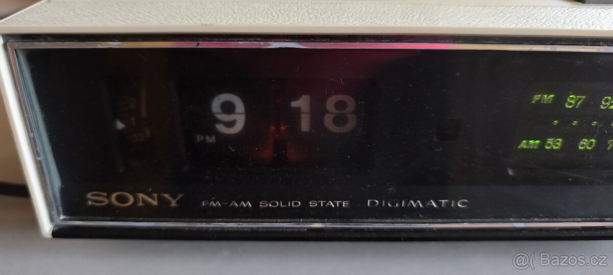 Vintage hodiny s rádiem,Sony Digimatic 8FC-59W,,velmi pěkné - 3
