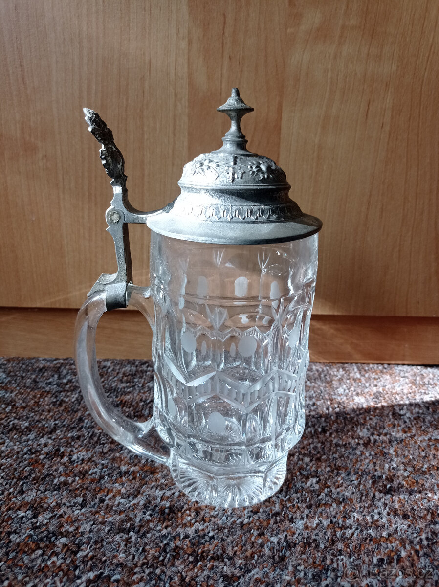 Broušený korbel s cínovým poklopem - 3