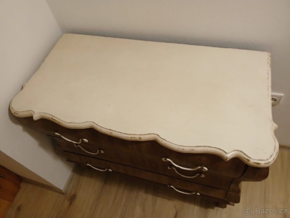 Komoda s patinou - 3