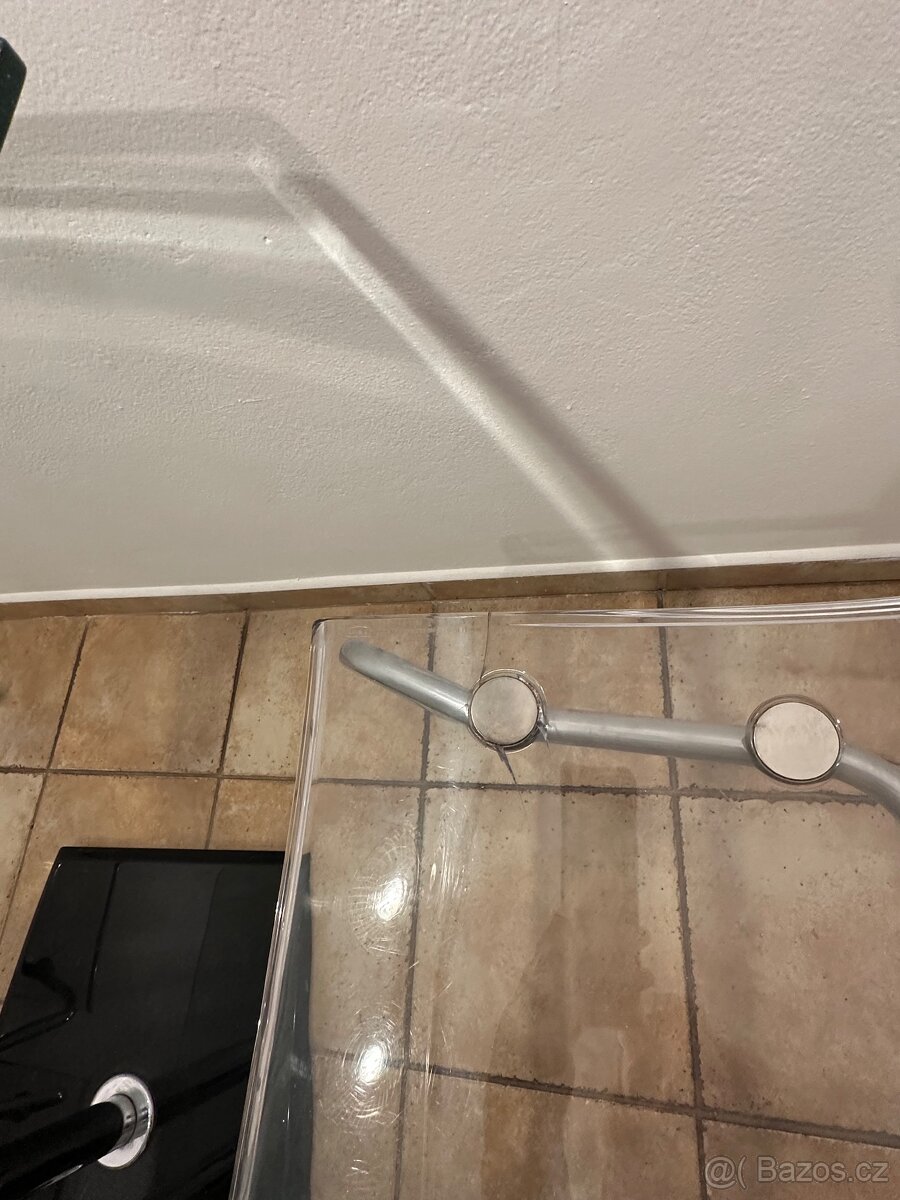 Stůl a 4 židle - 3