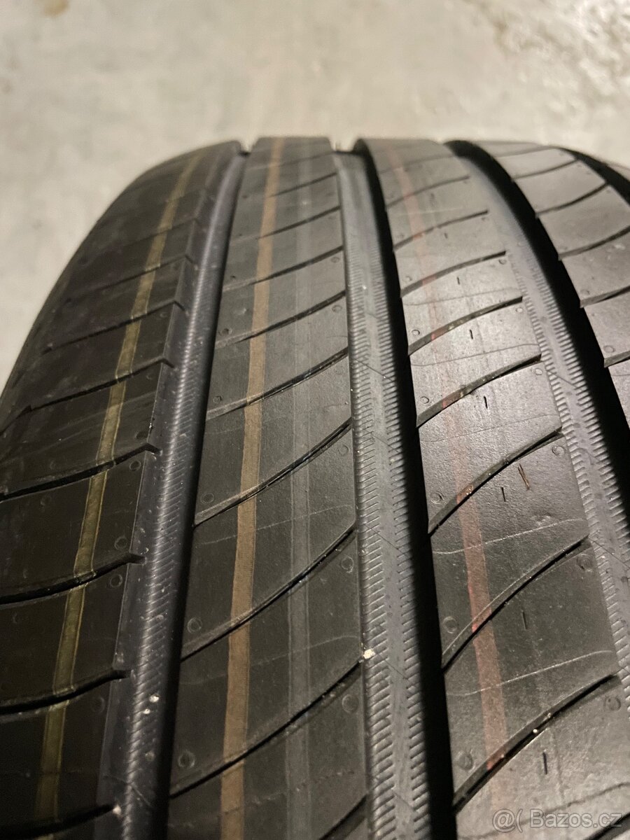 Pneu Michelin 4x 235/50/19 dot24 - 3