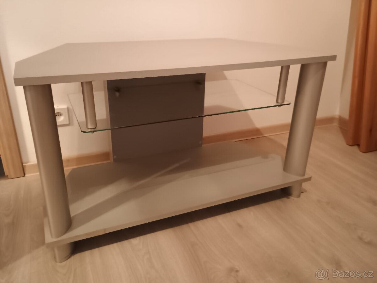 Tv stolek - 3