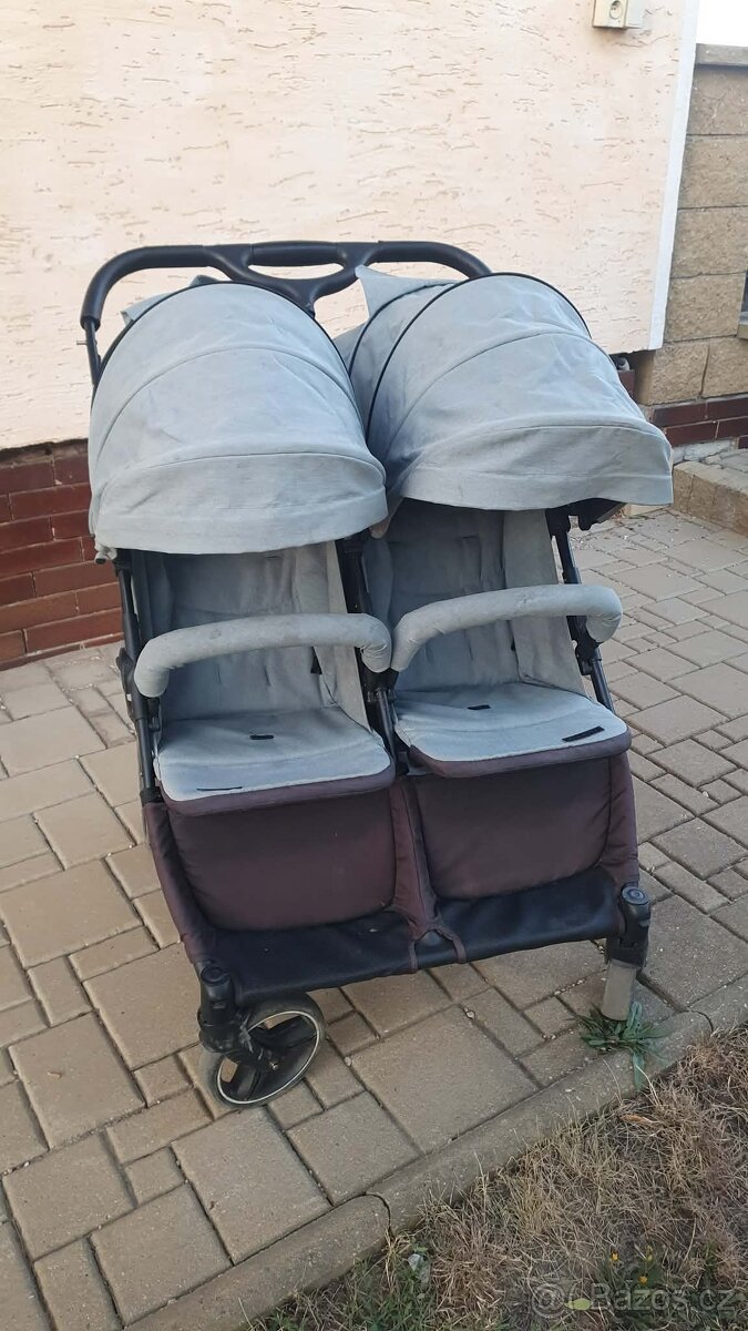 Kočár pro dvojčata - 3