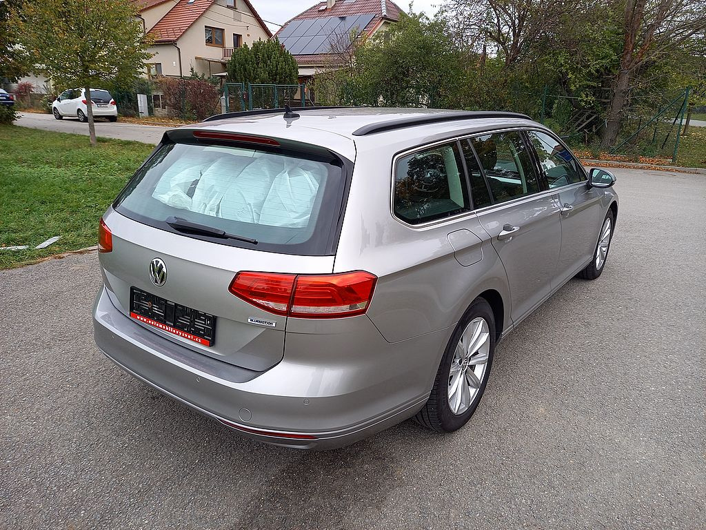 Volkswagen Passat 2,0Tdi 110kw klima+Navi+SERVIS - 3