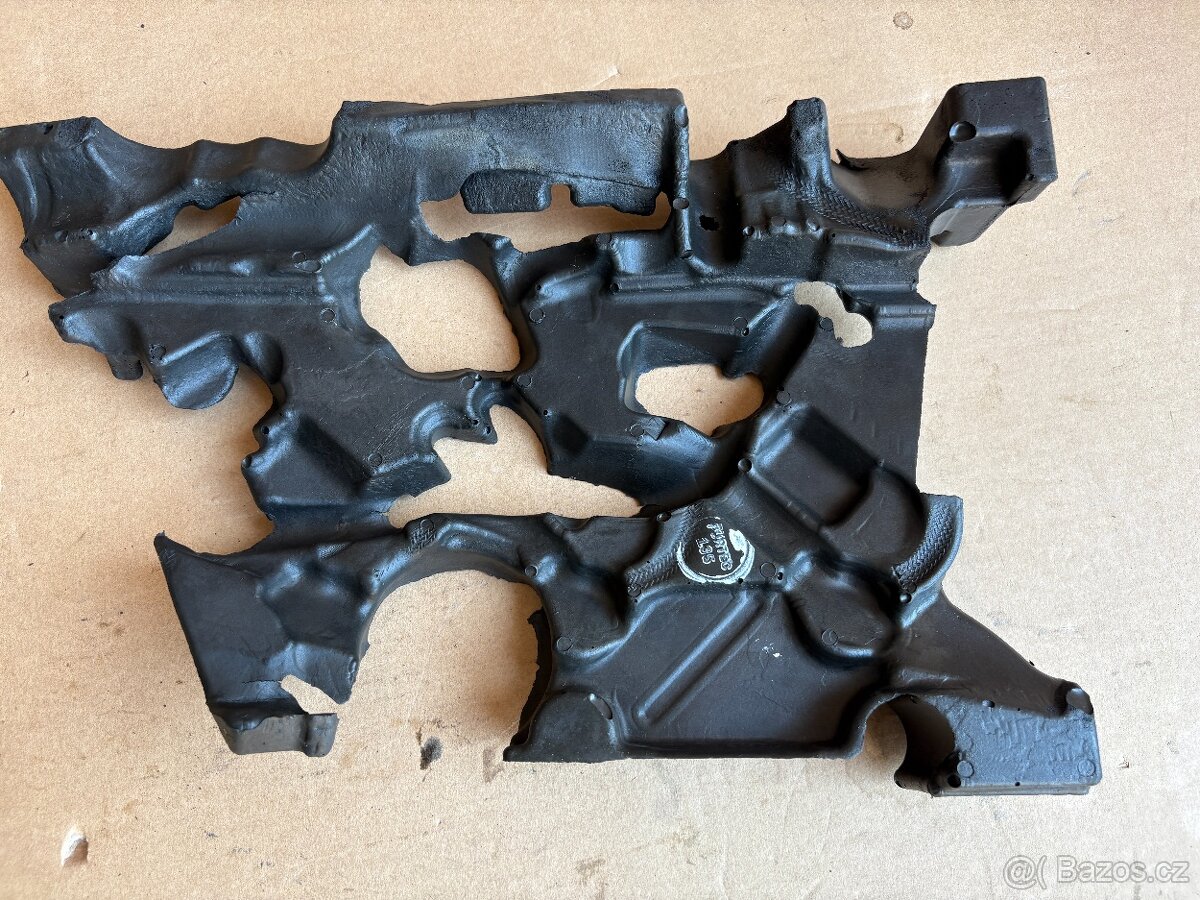 Odhlučnění motoru VW CXE 2.0 Tdi 04L103954AS - 3