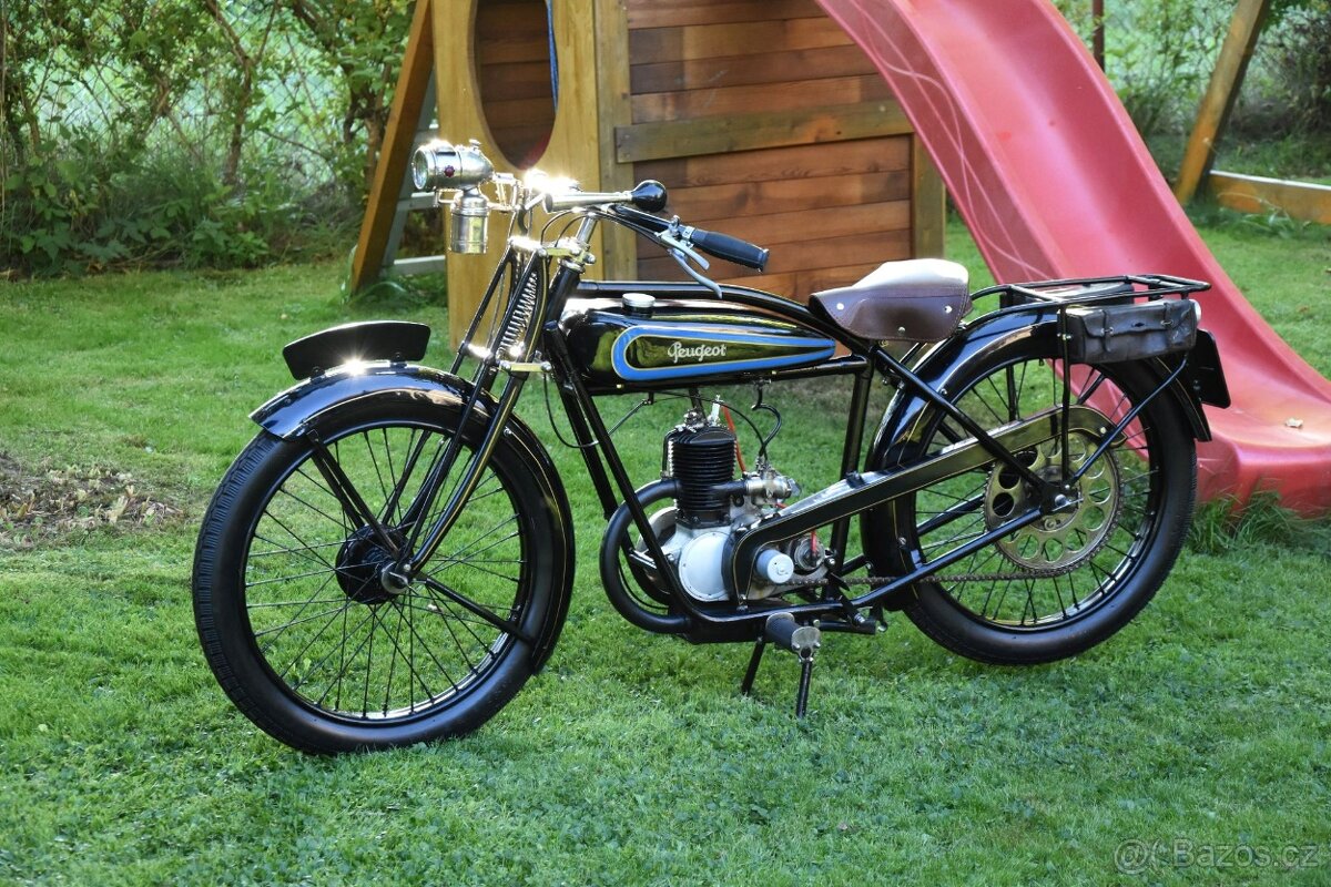 Sto let starý podrámový Peugeot - 3