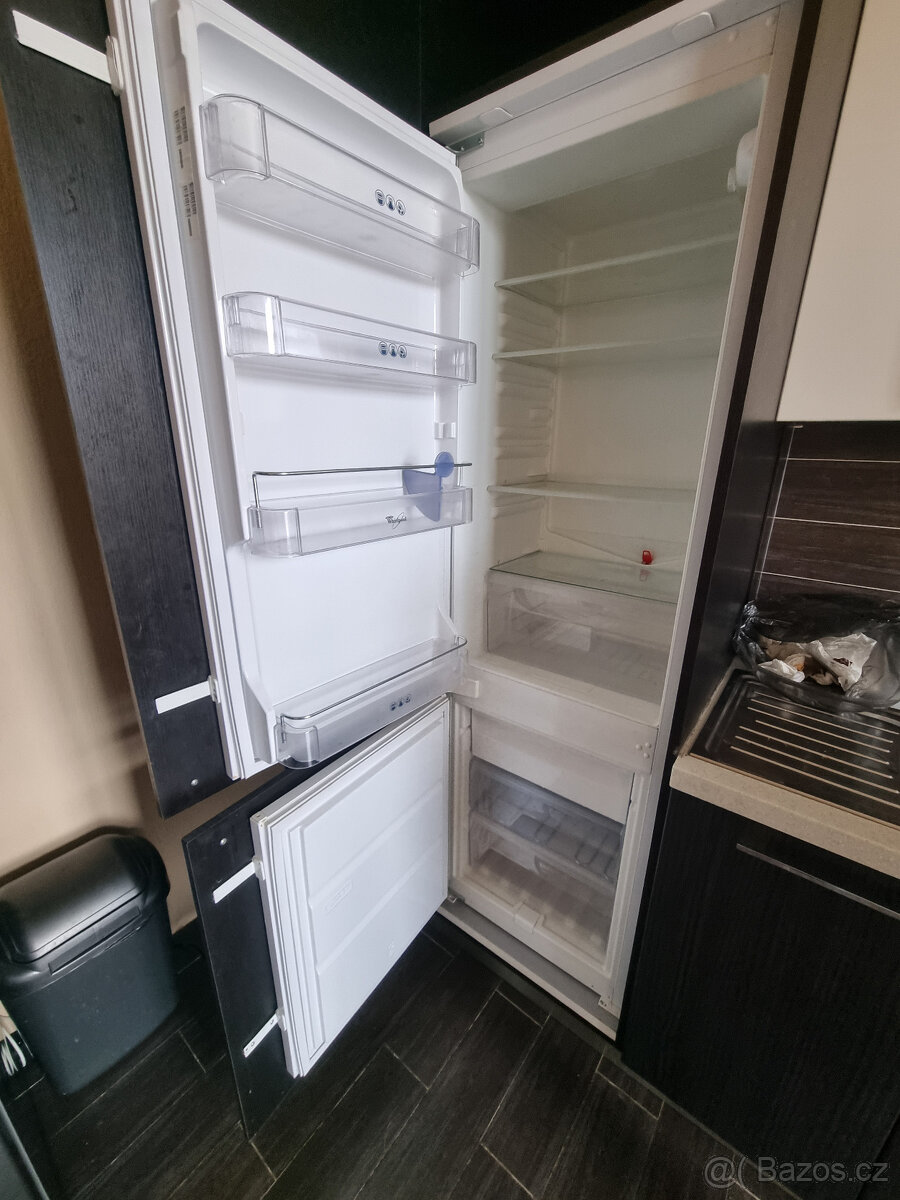 Darují za odvoz vestavnou ledničku Whirpool - 3