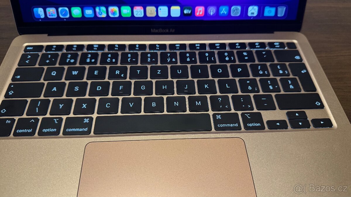 Apple MacBook Air M1 13" 16GB RAM 256GB SSD disc - 3