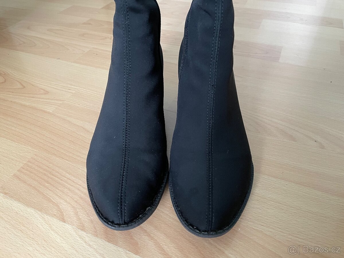 Dámské černé kozačky pod kolena - 3