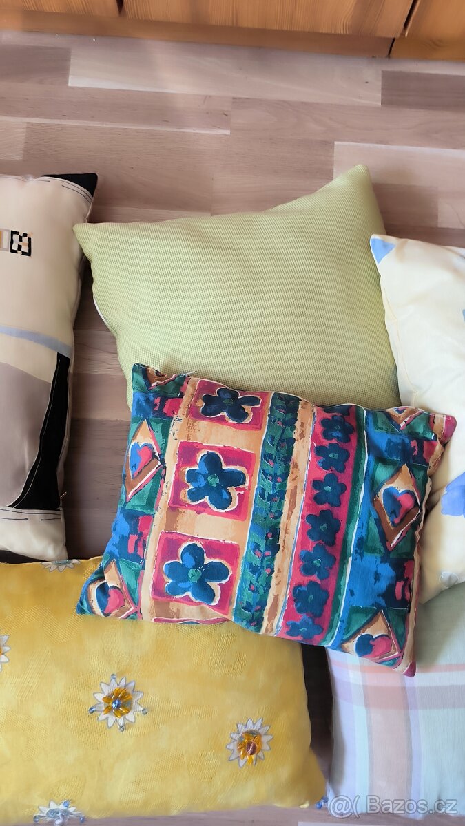 Mix dekoracnich polstaru - 3