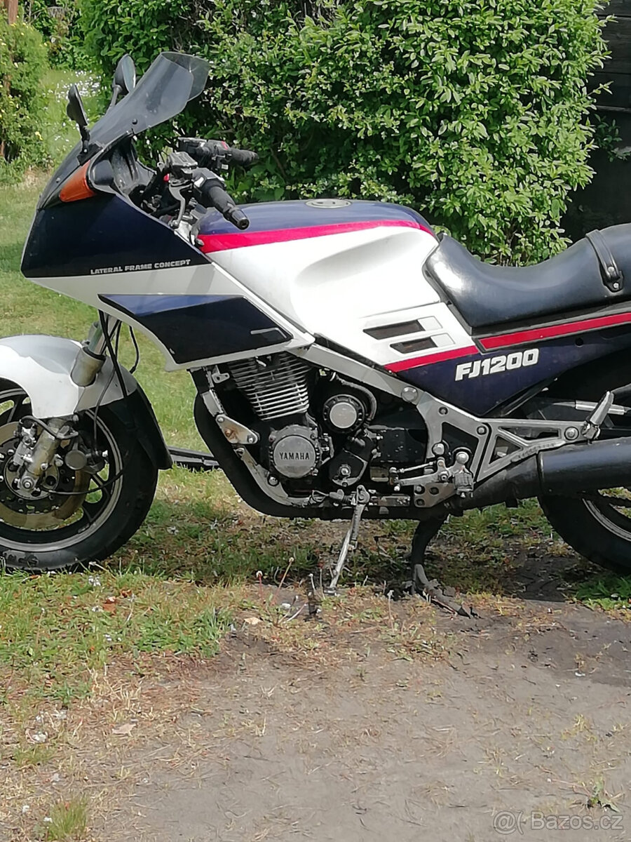 Yamaha FJ 1200 - 3