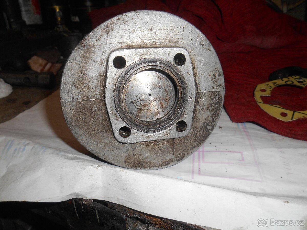 stadion válec motoru - 3