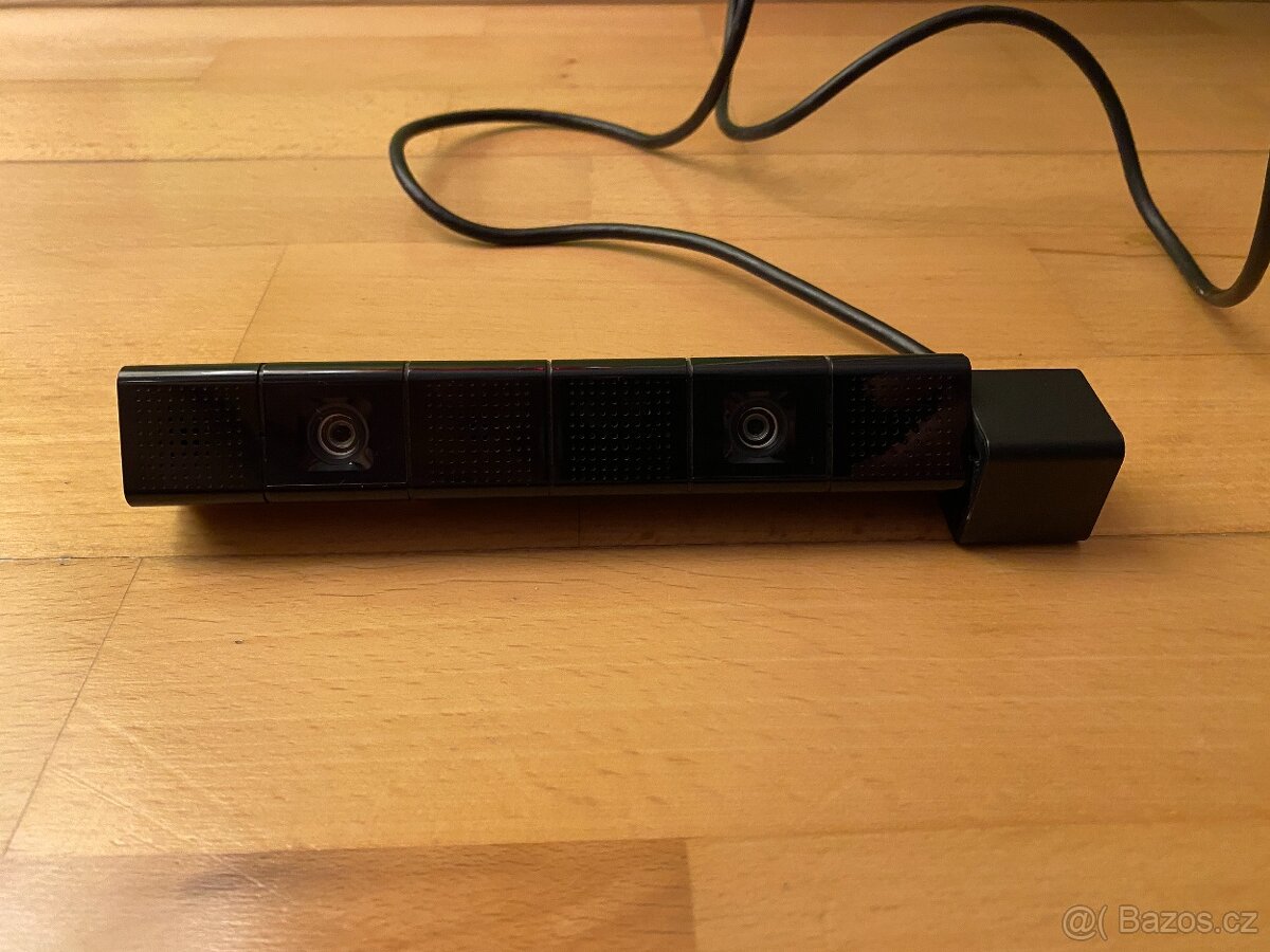 PlayStation 4 500GB + 2x DualShock 4 + PS4 Kamera - 3