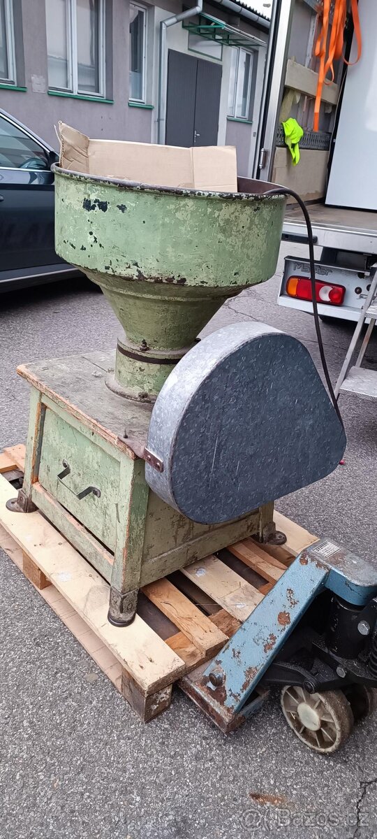 Vybavení prodejny obchodu - 3