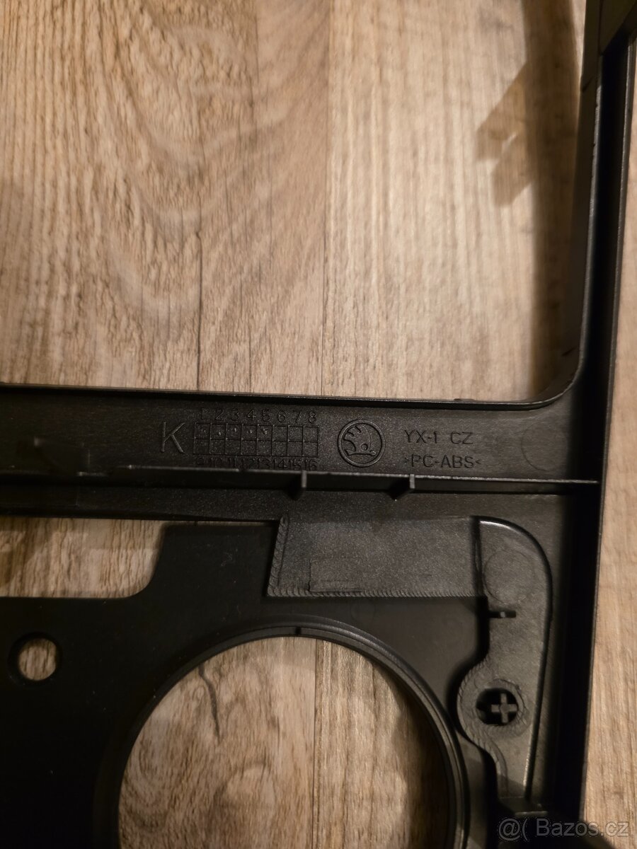 Rámeček autorádia Octavia 2 FL - 3