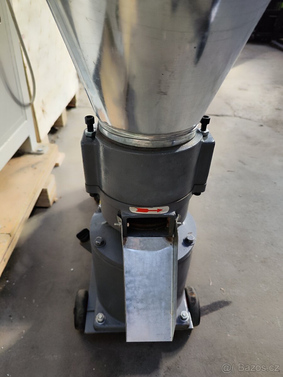 Peletovací lis, peletovač PL150 s motorem 4 kW, zánovní - 3