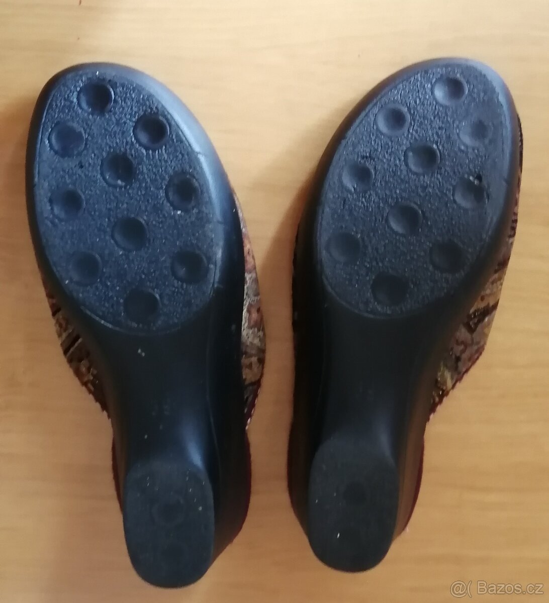 dámské kvalit.domácí pantofle na klínu, vel. 39 - 3