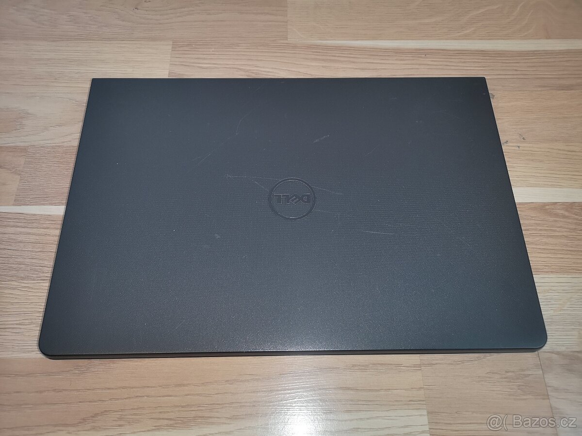 Čtyřjádrový notebook Dell Inspiron 15 3000 - 3