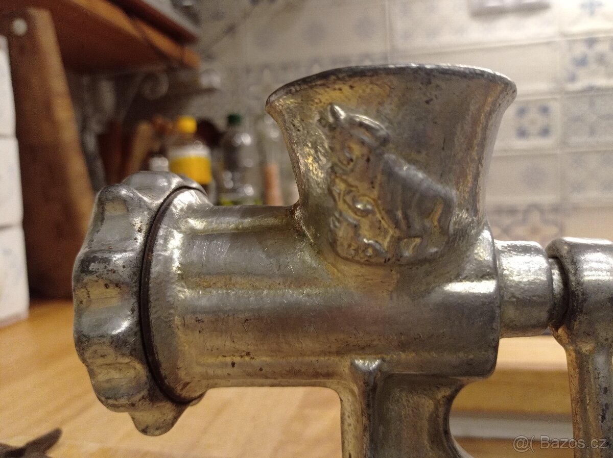 Ruční mlýnek na maso. - 3