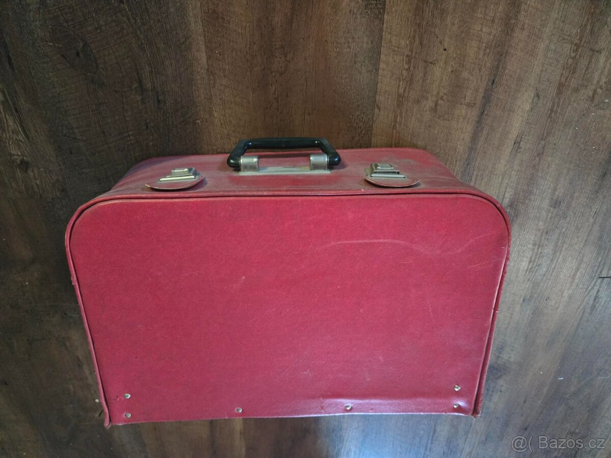 Kufříkový šicí stroj Podolsk142 - 3