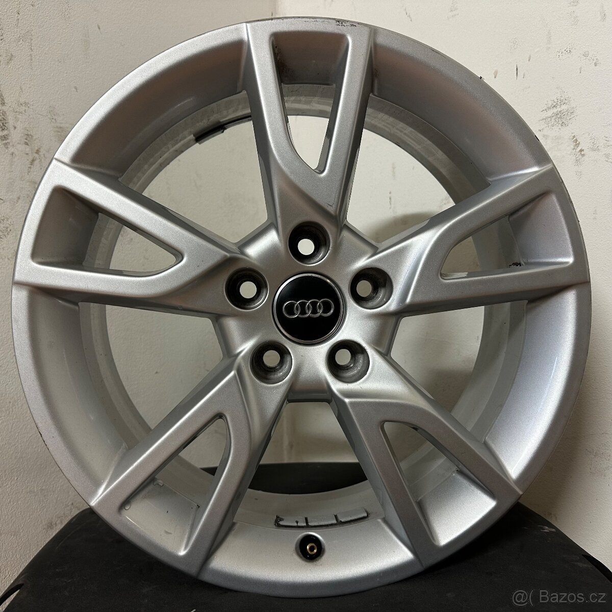 AUDI Q3 / VW TIGUAN 5x113 R17 ET33 (6,5Jx17) 57,1m - 3