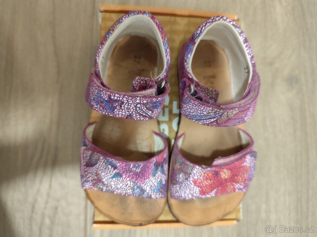 Dívčí sandálky vel. 27 - 3