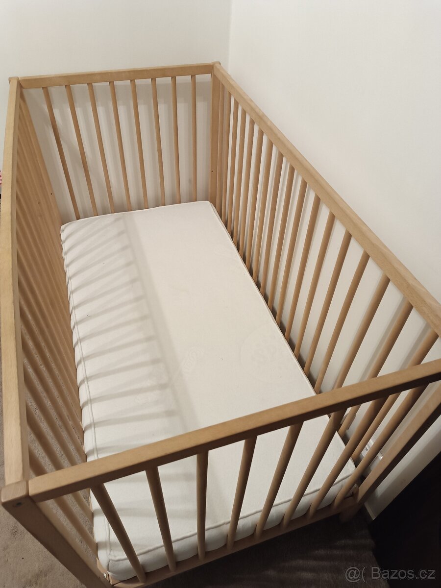 Dětská postýlka i s matrací - 3