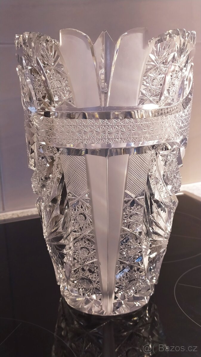 nádherná broušená váza - 3