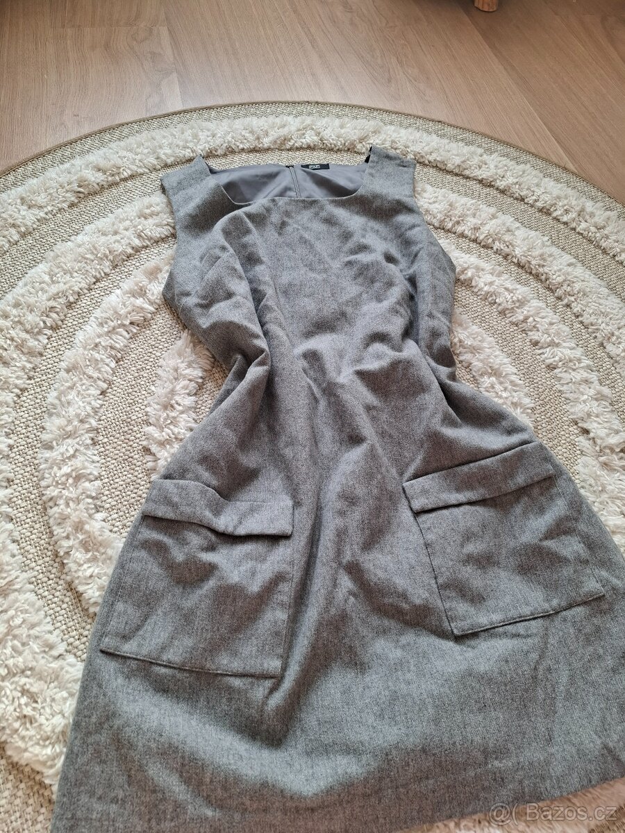 Šedé vlněné šaty F&F - 3