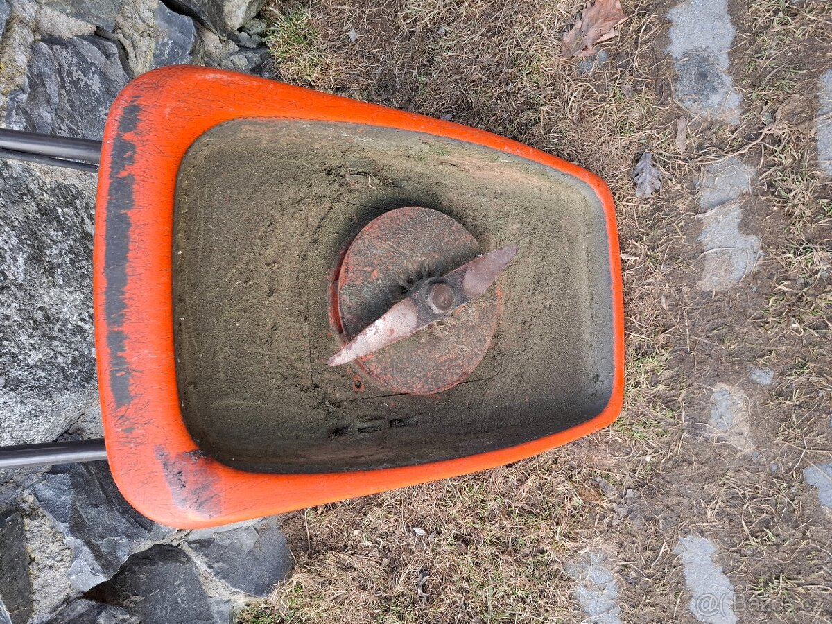 Elektrická sekačka Flymo e300 - 3