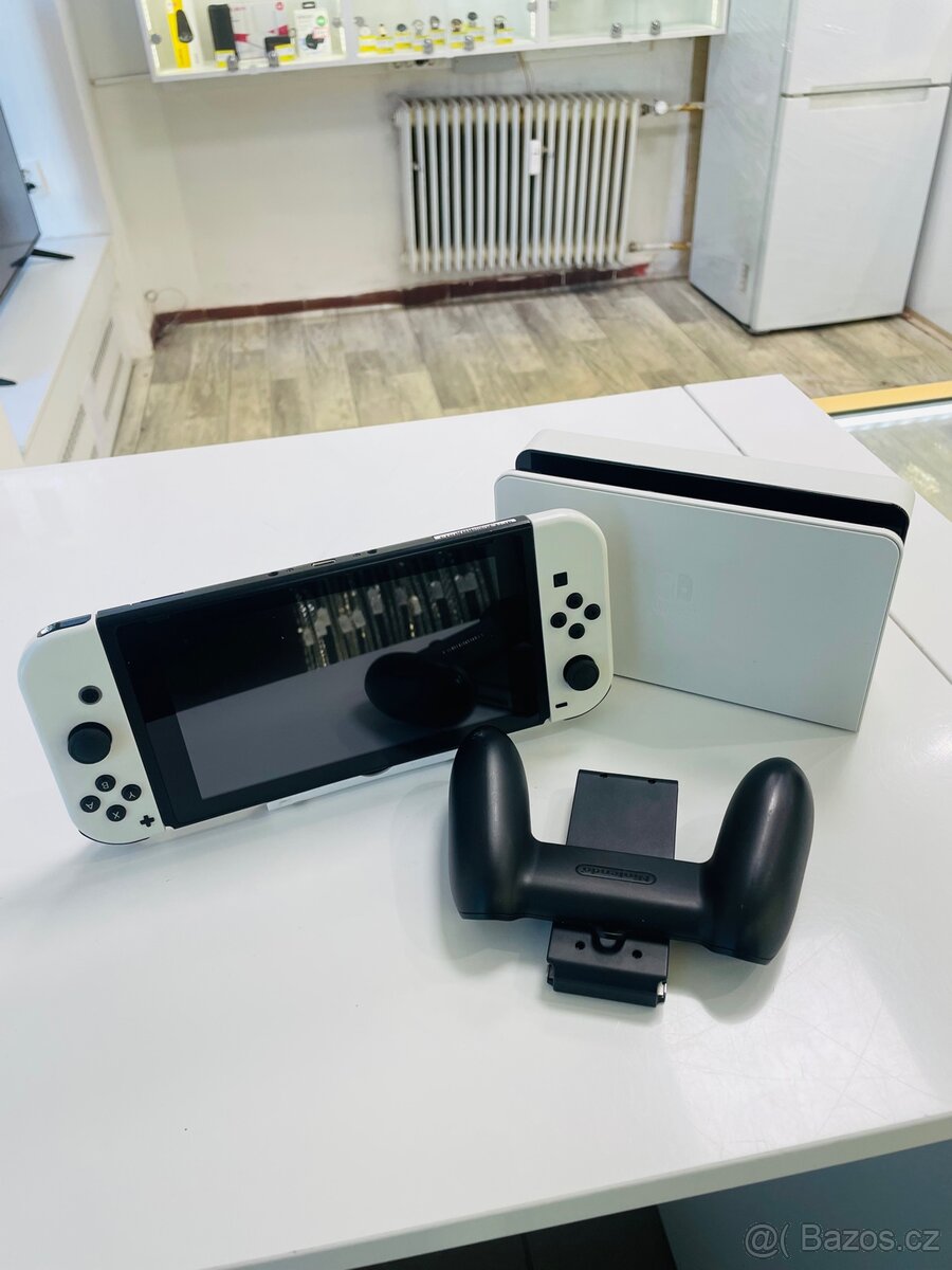 Nintendo Switch V2 - 3