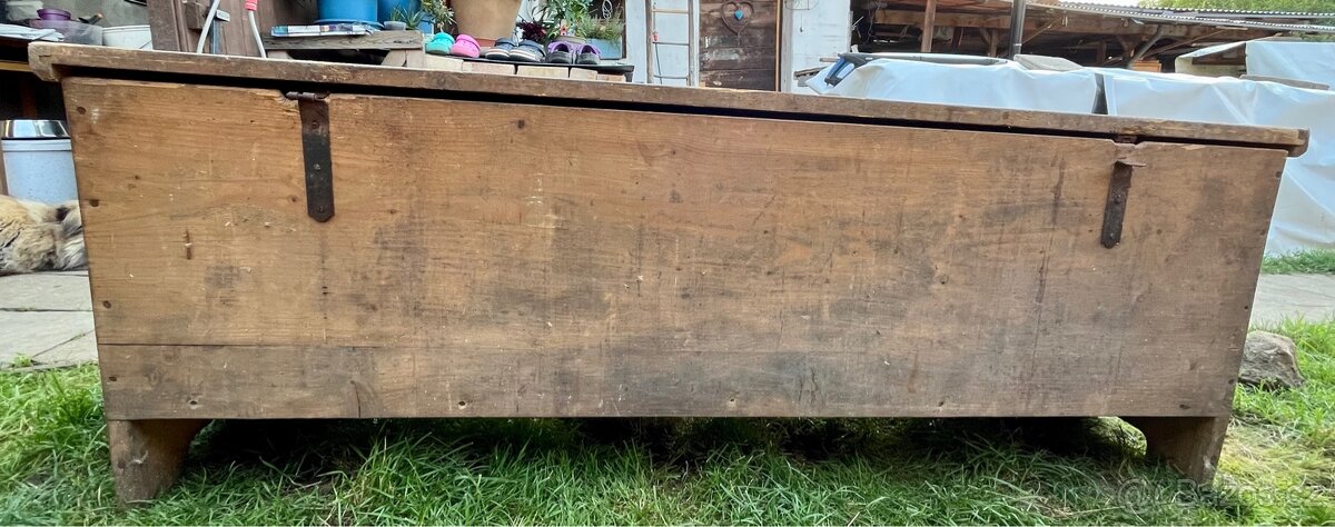 Stará truhla na obilí - 3