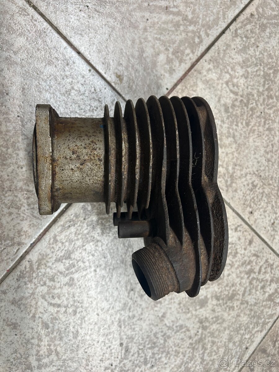 Indian Scout 101 600ccm - válce, písty - 3