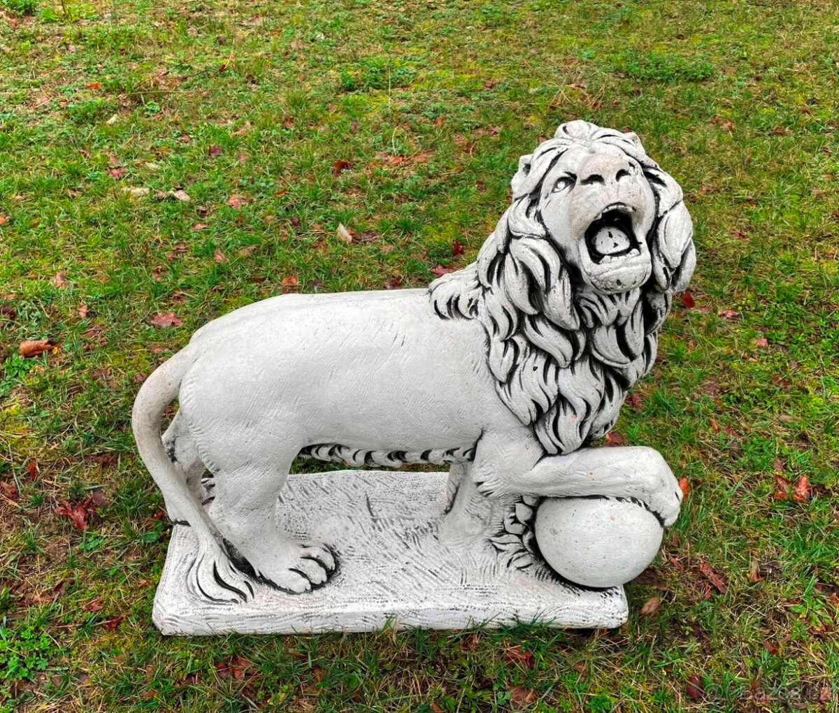 Lvi z betonu - levý + pravý / pár / - 3