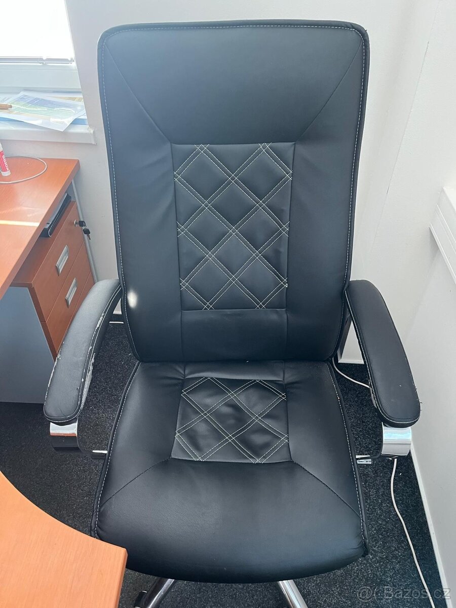 kancelářský nábytek - 3