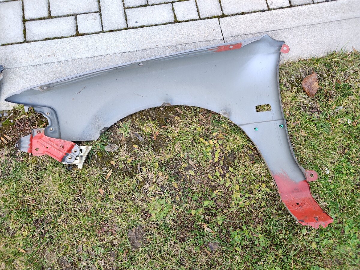 Prodam 2x pravy blatnik Honda Civic 4g - 3