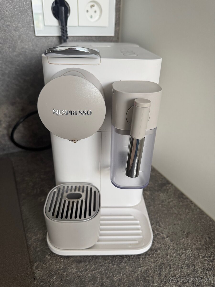 Kávovar Nespresso - 3