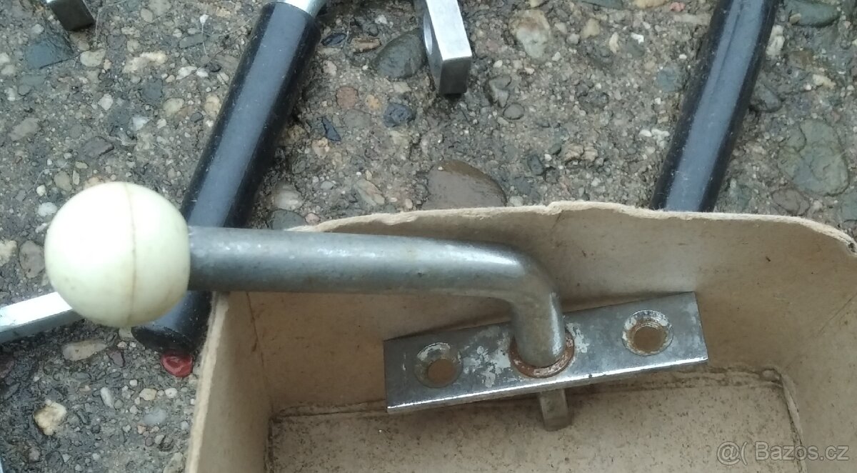 Prodám kliky ke starým oknům/kliky - 3