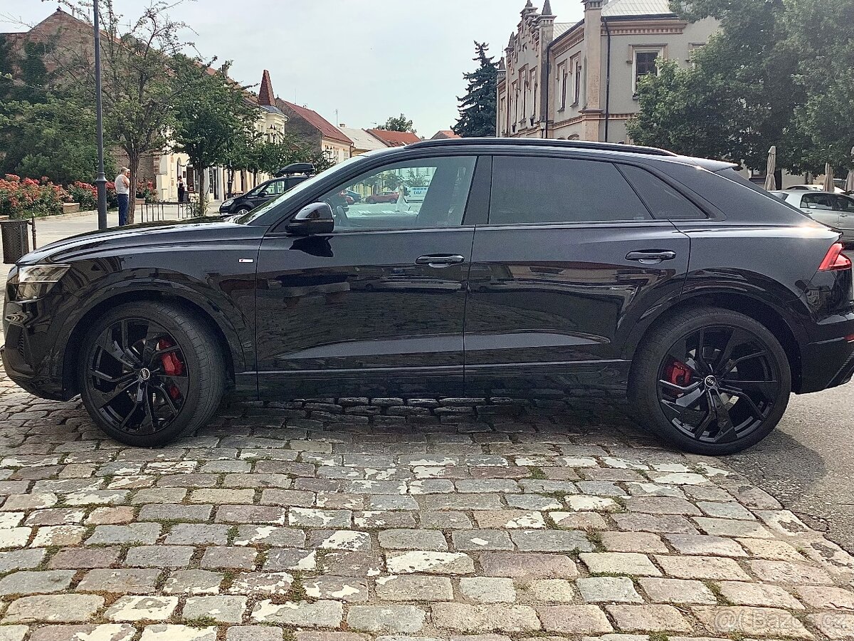 Audi Q8 3.0TDi S-Line - 3