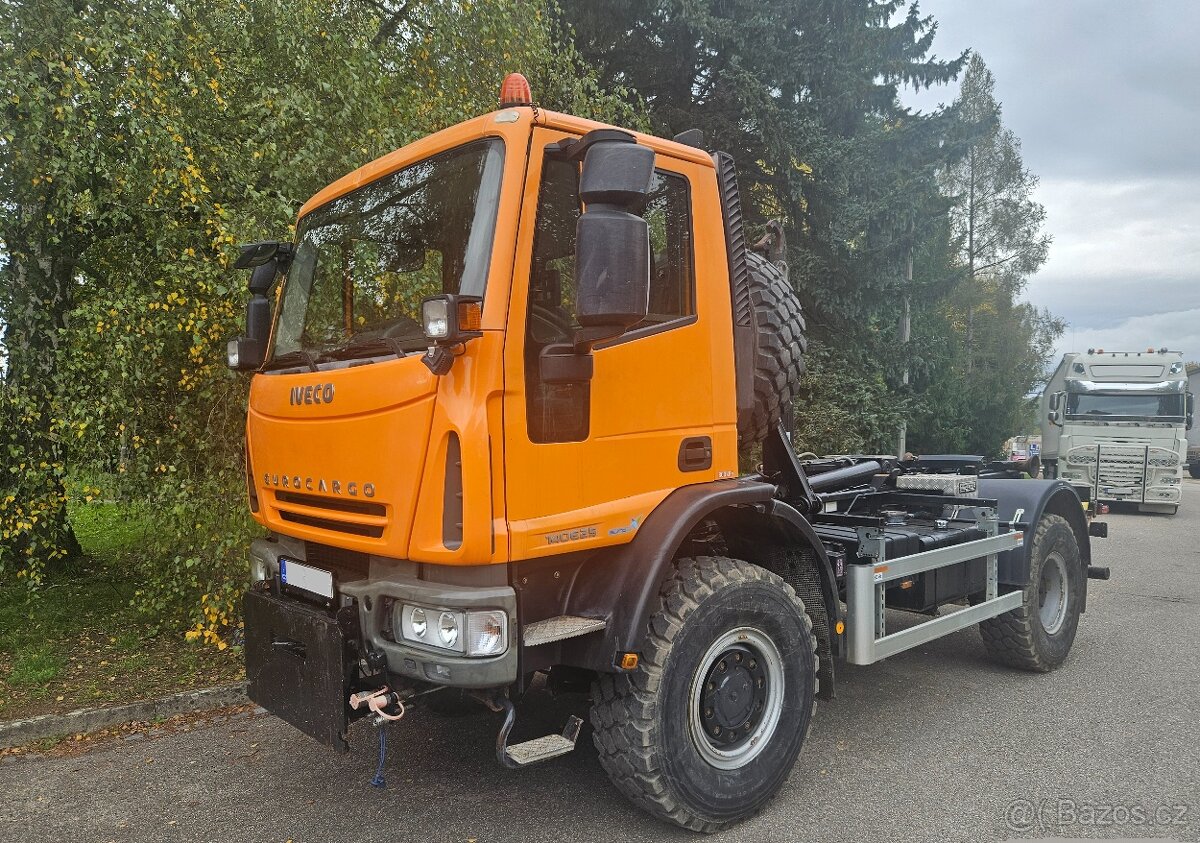 4x4 hák 13.5t Iveco komunál kropice sypač kontejner - 3