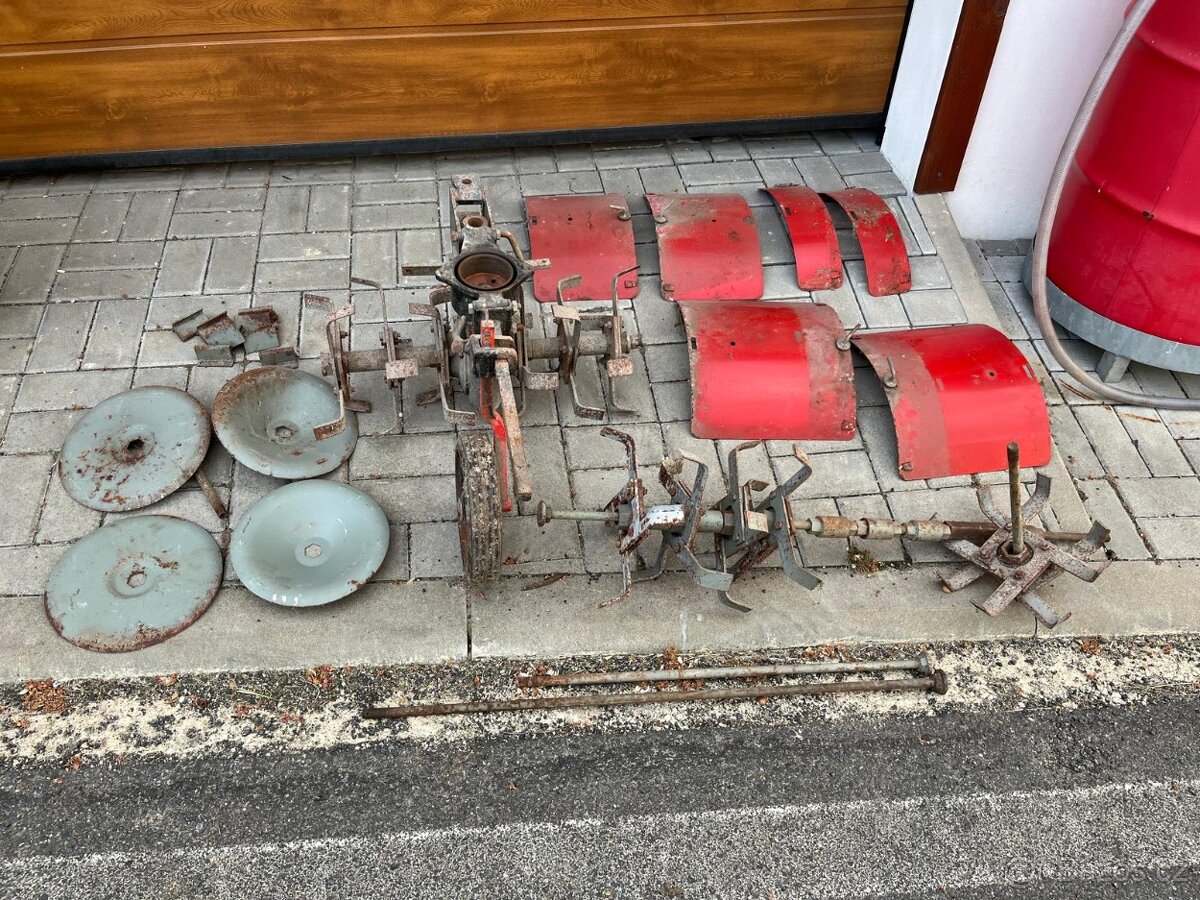 Prodám rotavátor Vari s převodovkou pro AKY - 3