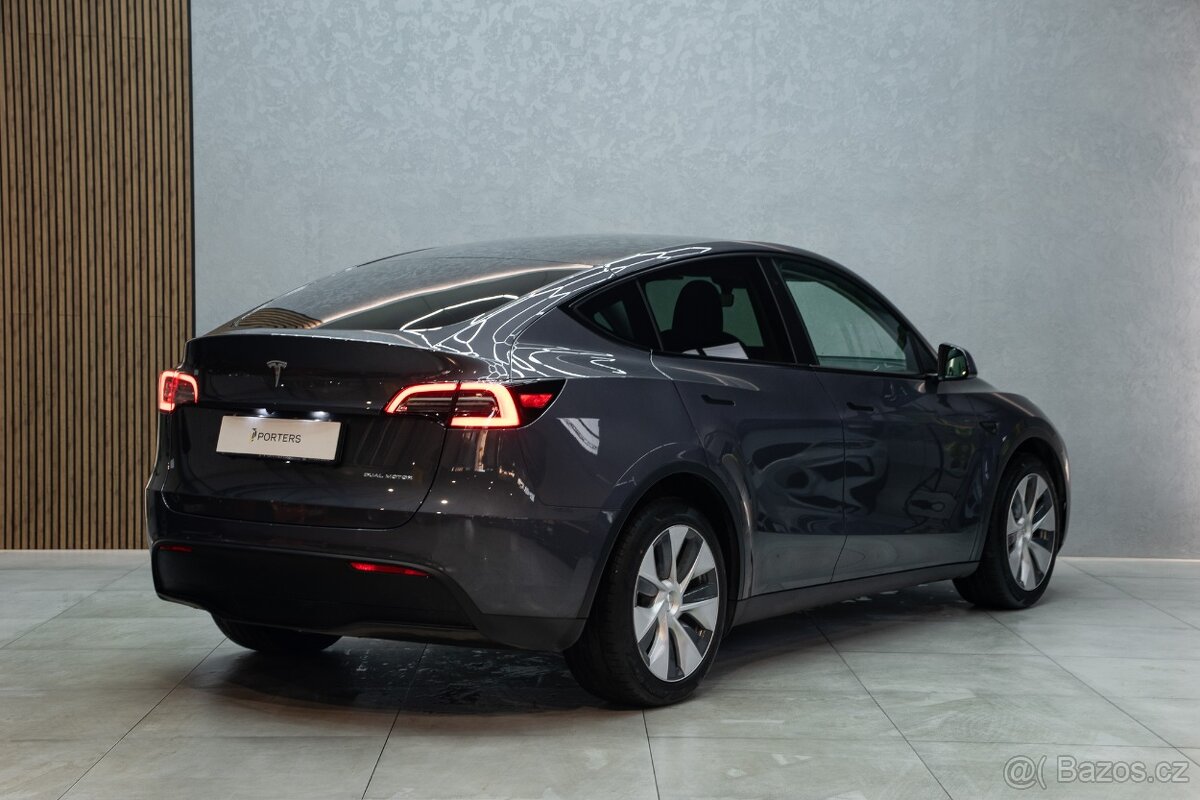 Tesla Model Y, Dual Motor Long Range 2022, DPH, sivá - 3