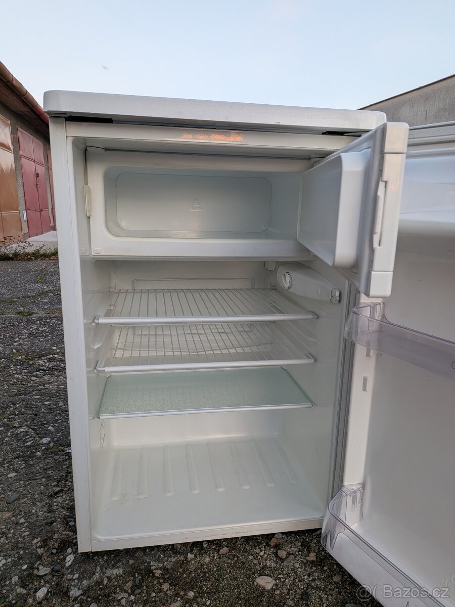 Prodám ledničku Zanussi - 3