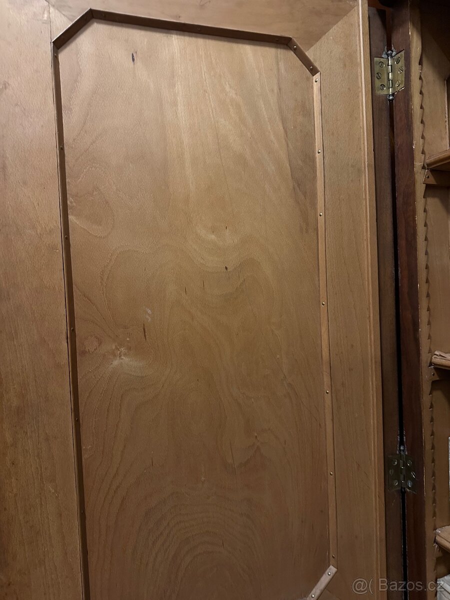 Starožitná skříň - 3