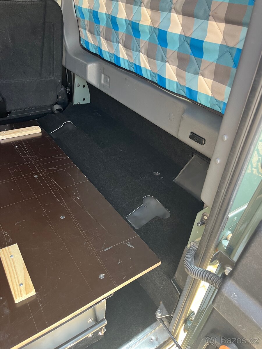 Land Rover Defender šupliky do kufru - 3