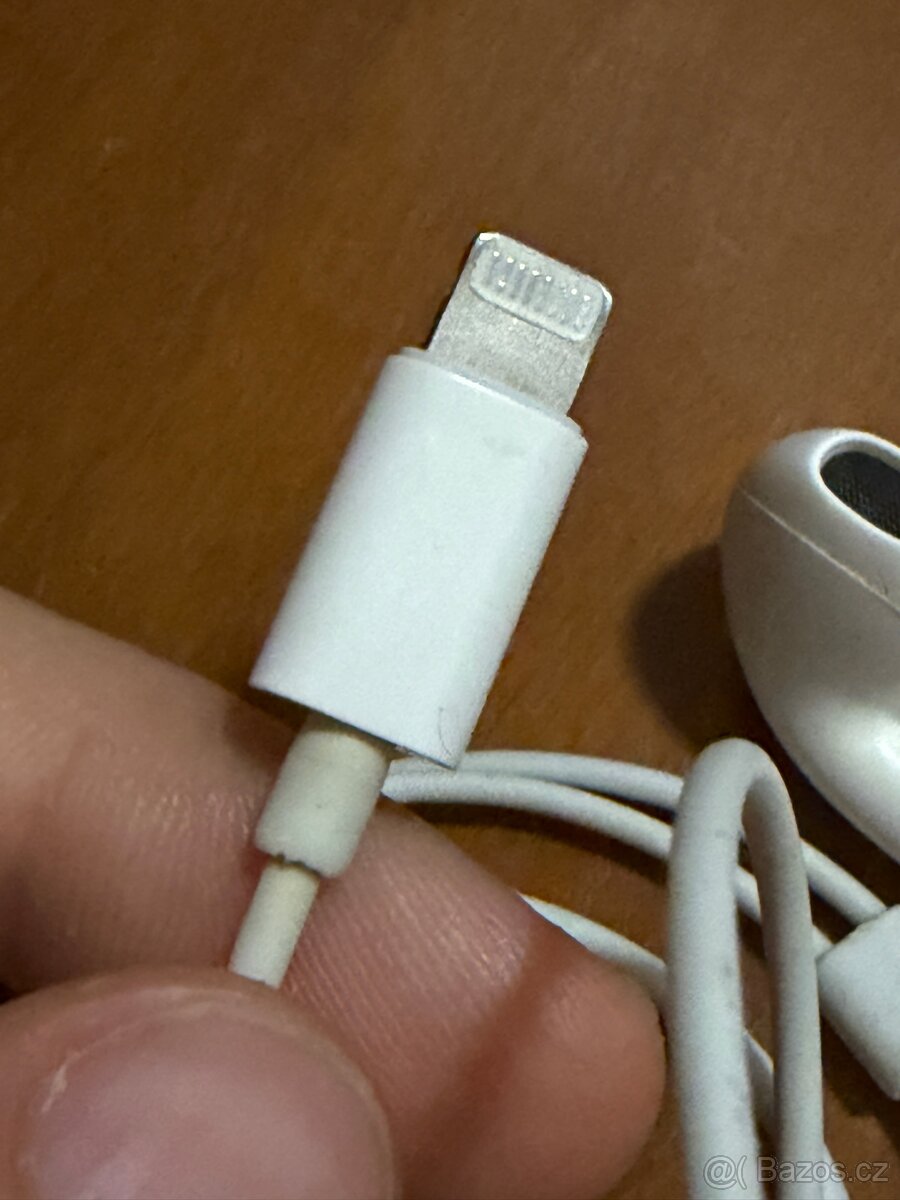 Apple EarPods Lightning v dobrém stavu - 3